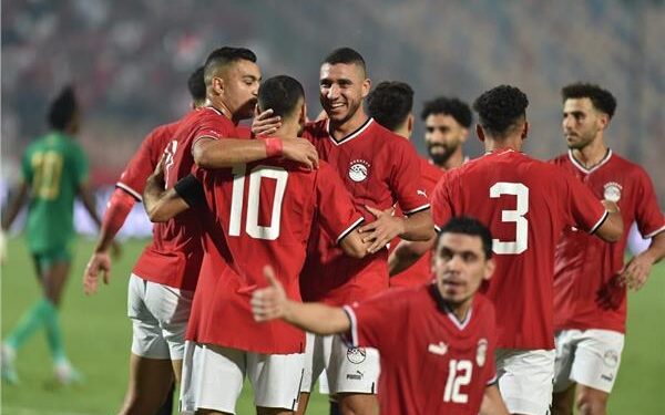 أخبار الدوري | منتخب مصر في ٢٠٢٤: بداية مخيبة، إقالة فيتوريا، وظهور التوأم على الساحة